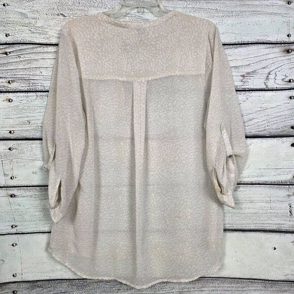 Maurices Cream Textured Roll Tab Sleeve Top L - Picture 6 of 8